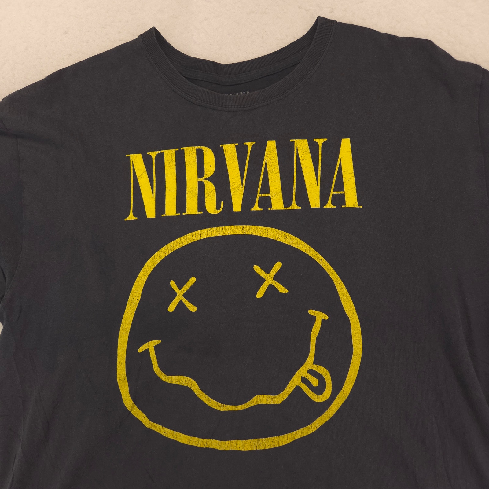 Nirvana Band Crew Neck Graphic Shirt Adult Mens Size Extra Large Xl Black Yellow